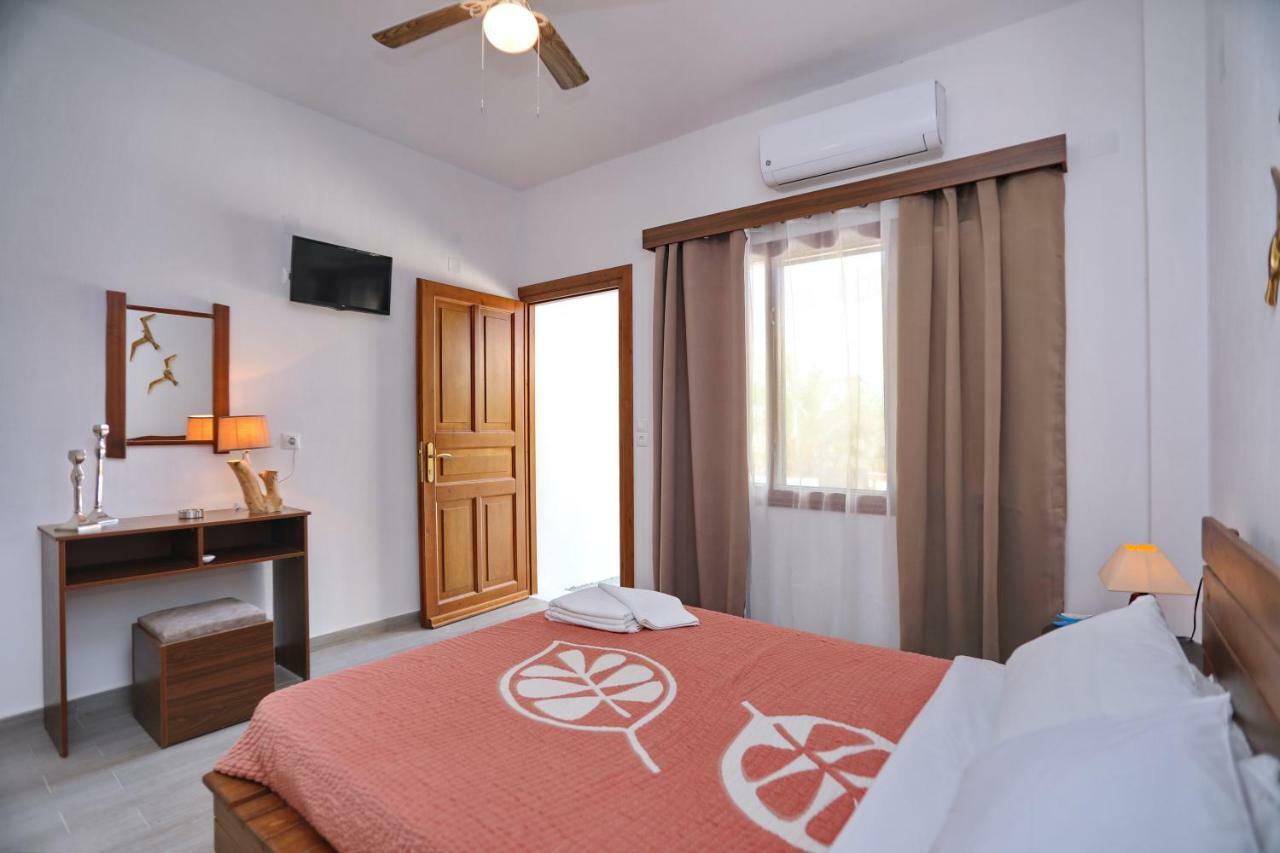 Giasemi Apartments Szkópelosz Kültér fotó