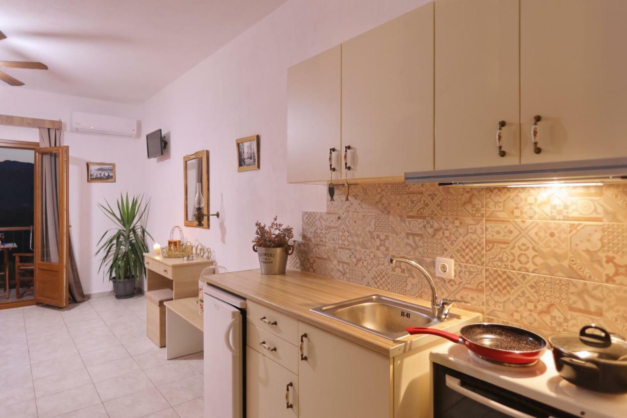 Giasemi Apartments Szkópelosz Kültér fotó